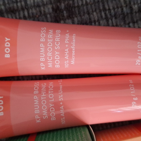 Peach and Lily - Picture 4 of 6